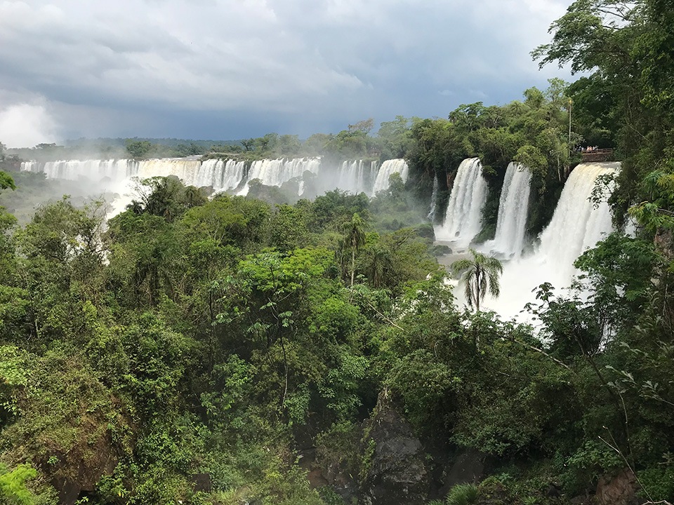 argentina puerto iguazu globetrotter duo