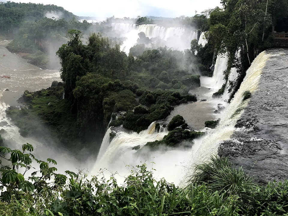 argentina puerto iguazu globetrotter duo