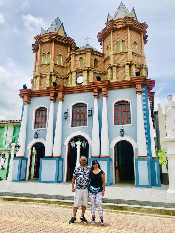 Guatape Colombia Globetrotter duo