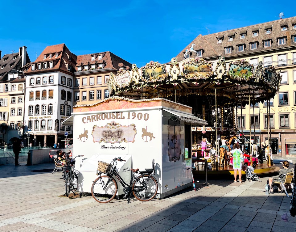 Strasbourg France Globetrotter duo